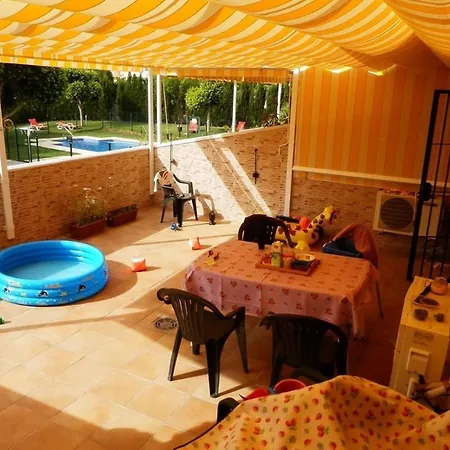 Family Friendly Patio And Poolview Torremolinos