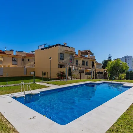 Apartment Family Friendly Patio And Poolview