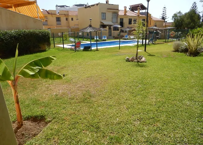 Family Friendly Patio And Poolview Apartment Torremolinos