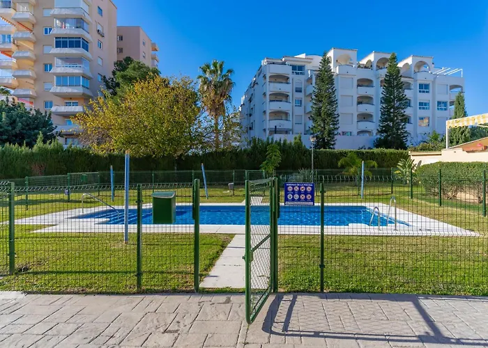 Family Friendly Patio And Poolview Torremolinos