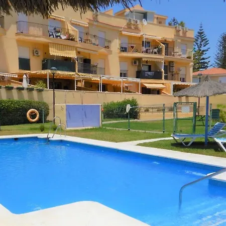 Apartment Family Friendly Patio And Poolview