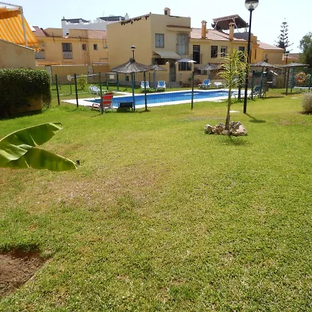 Family Friendly Patio And Poolview Apartment Torremolinos