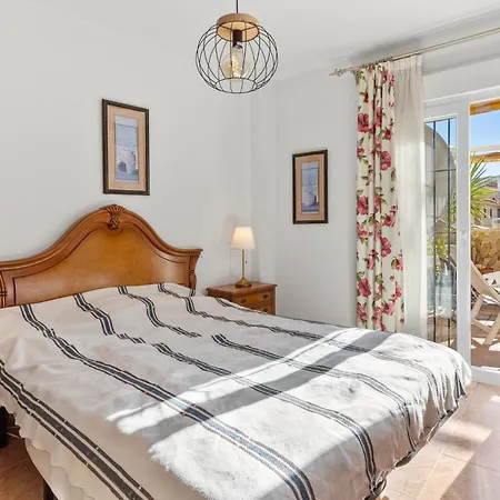 Family Friendly Patio And Poolview Appartement *