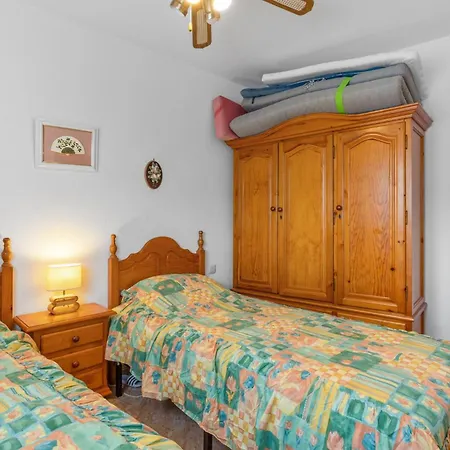 Family Friendly Patio And Poolview Торремолинос