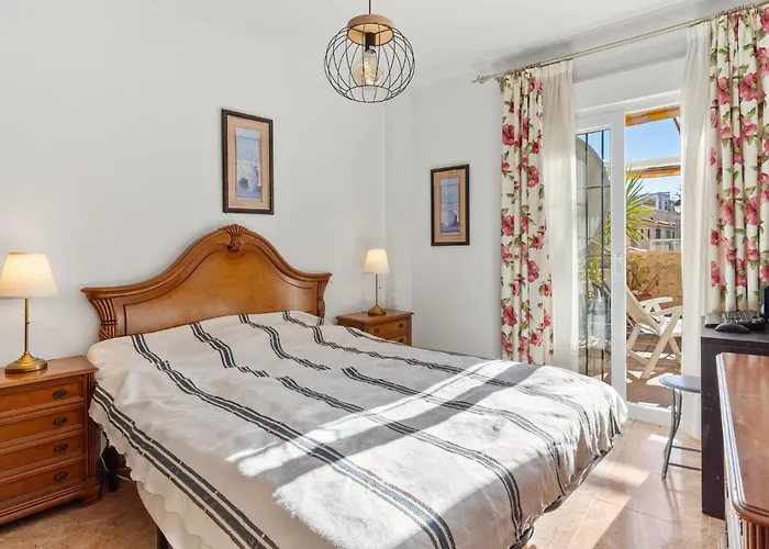 Family Friendly Patio And Poolview Appartement *