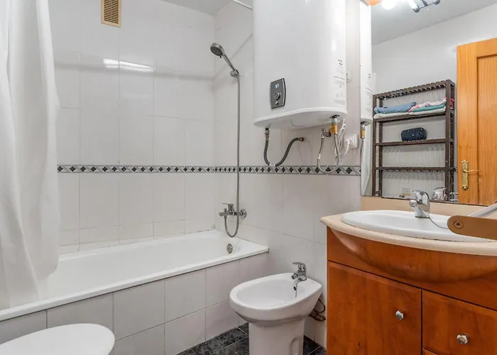 Family Friendly Patio And Poolview Torremolinos