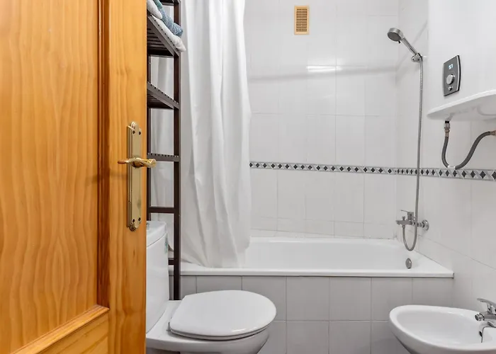 Family Friendly Patio And Poolview Torremolinos