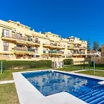 Family Friendly Patio And Poolview Appartement *