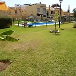 Family Friendly Patio And Poolview דירה טורמולינוס