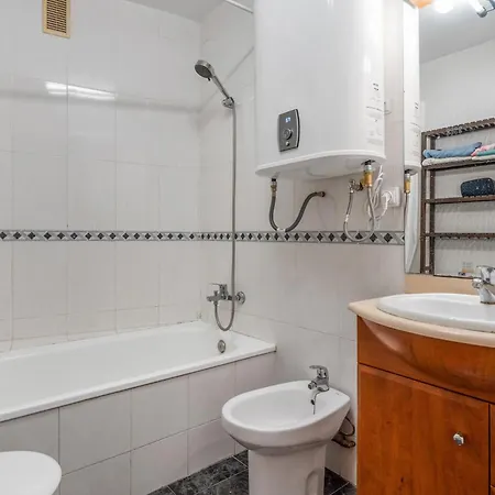 Family Friendly Patio And Poolview Torremolinos